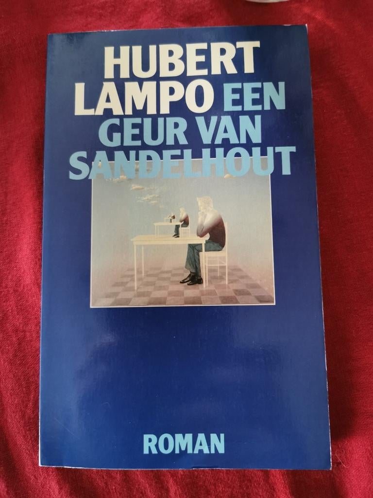 Boek Een geur van sandelhout, Ophalen of Verzenden, Gelezen, Hubert Lampo
