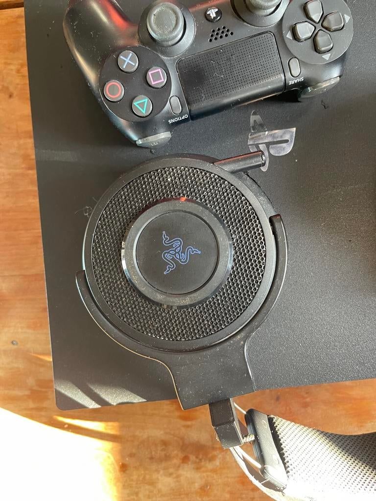 Ps4 pro 1tera, Avec disque dur, Avec 1 manette, Comme neuf, Enlèvement