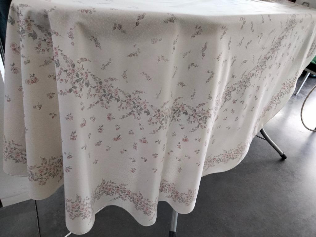 Très belle nappe Ronde 170cm, Enlèvement ou Envoi, Comme neuf, Autour de, Intérieur