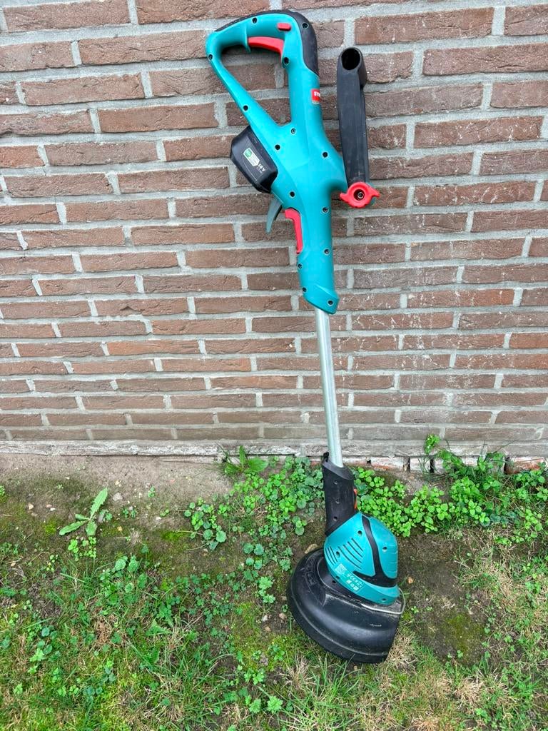 Bosch accu grastrimmer, Tuin en Terras, Ophalen, Gebruikt, Accu, 10 tot 30 cm