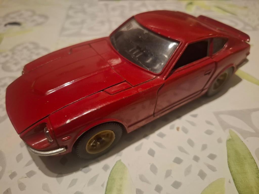Datsun Burago 1/24, Enlèvement ou Envoi, Utilisé, Voiture, Burago