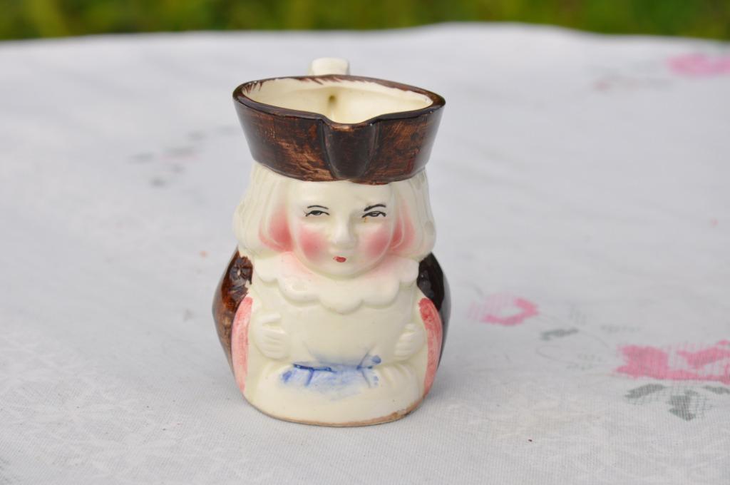 pot au lait porcelaine personnage, Antiquités & Art, Enlèvement ou Envoi