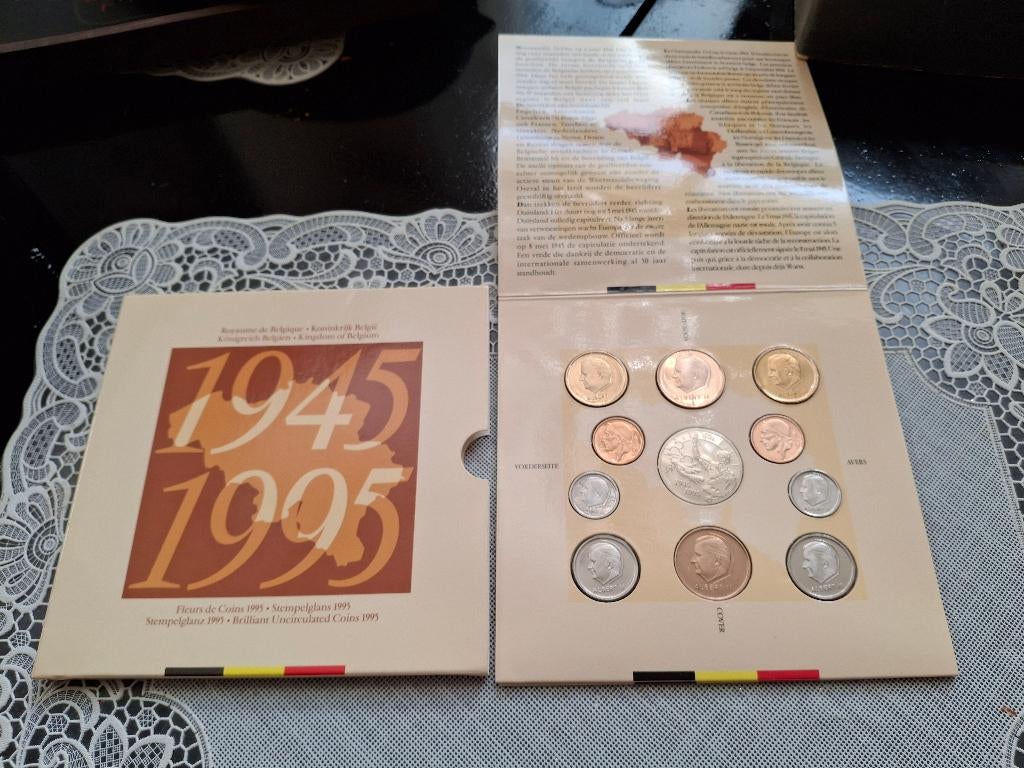 Édition de la Royal Mint 1945 - 1995., Envoi, Autres, Ruban, Médaille ou Ailes
