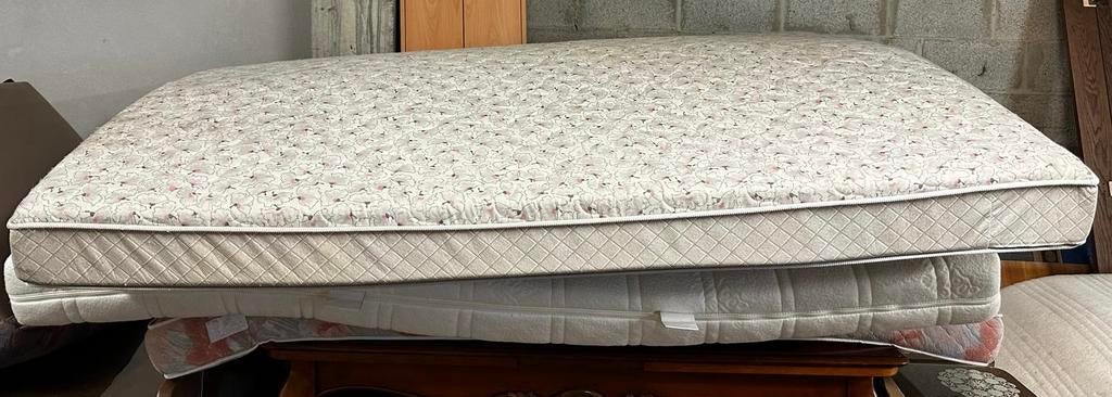 Plusieurs matelas marque Stoll, Matelas, Enlèvement, 200 cm, 140 cm