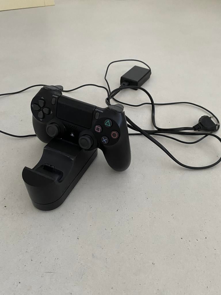 Zelf oplader ps4, Games en Spelcomputers, Ophalen of Verzenden, Gebruikt, Controller, PlayStation 4