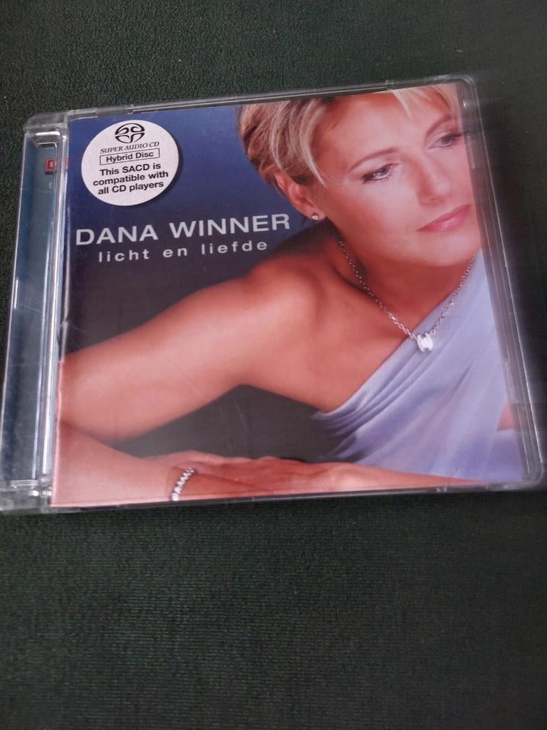 DANA WINNER - LICHT EN LIEFDE, Verzenden, Zo goed als nieuw
