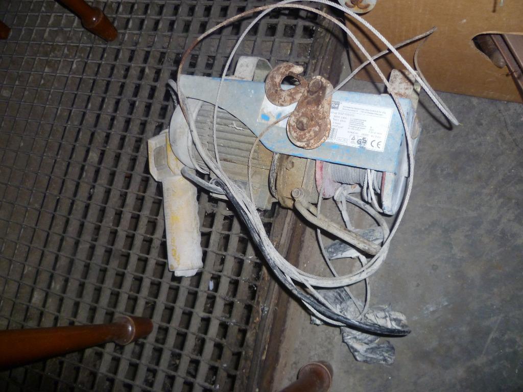 ELECTRISCHE  HEF CATROL, Enlèvement