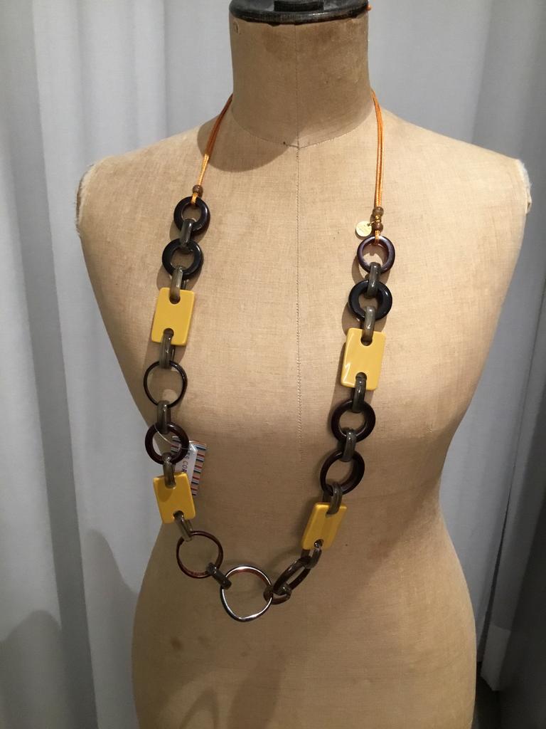 Nouveau collier signé Les Cordes, Bijoux, Sacs & Beauté, Colliers, Enlèvement ou Envoi, Neuf, Jaune, Synthétique