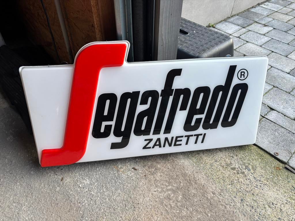 Enseigne lumineuse segafredo, Ophalen, Zo goed als nieuw