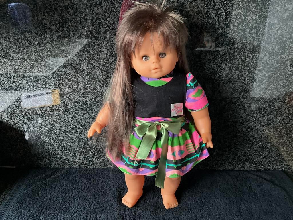 Jesmar pop met lang haar ., Ophalen, Zo goed als nieuw, Pop