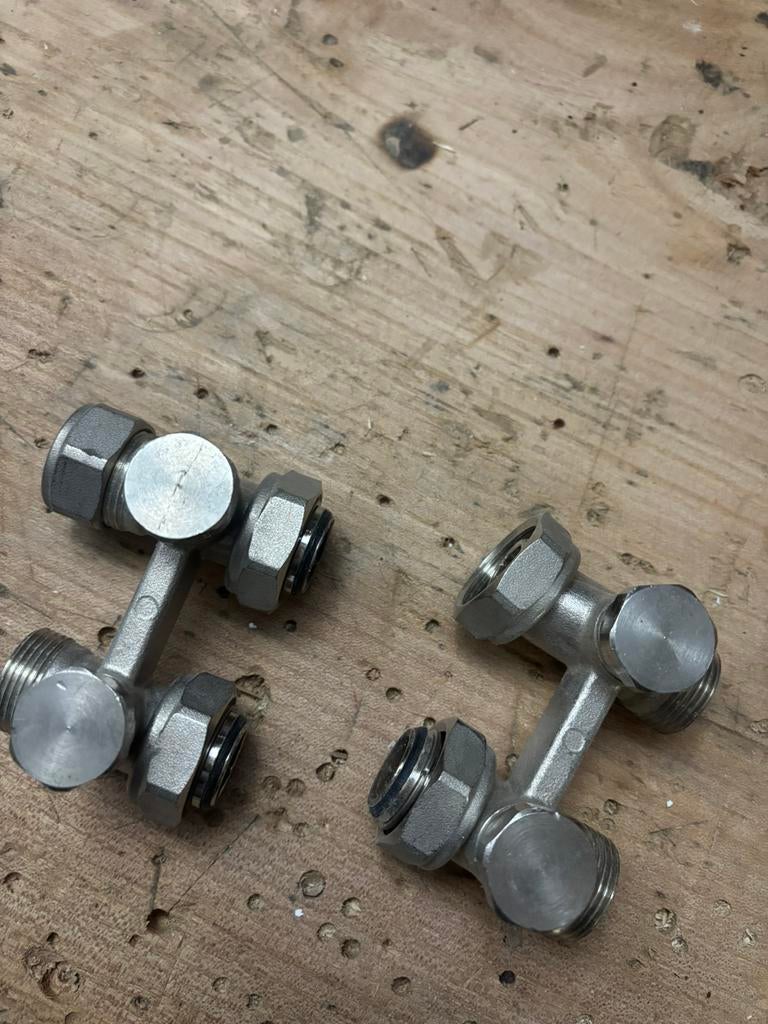 bloc H pour raccordement de radiateur. Lot de 2, Bricolage & Construction, Chauffage & Radiateurs, Enlèvement, Radiateur