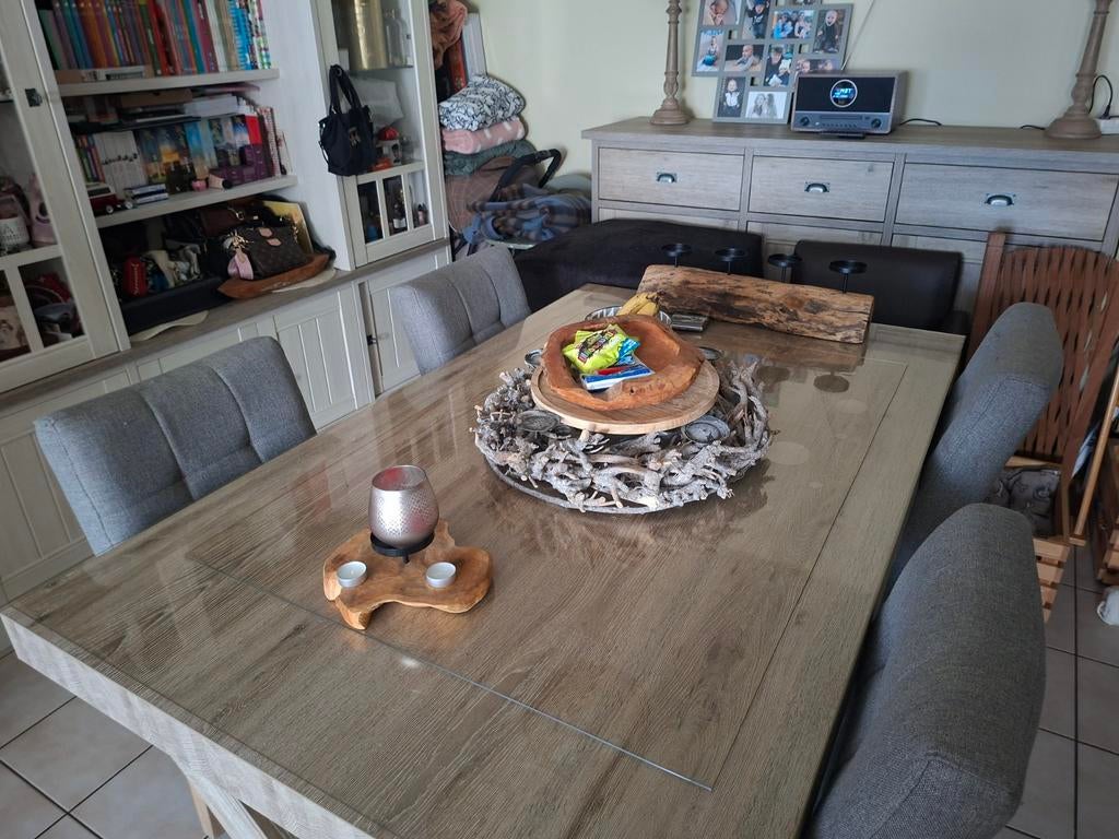 Tafel van gero meubels met 4 stoelen, Ophalen