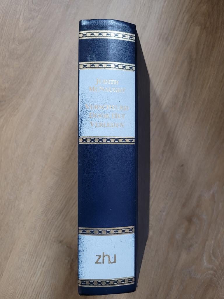 Judith McNaught - Verscheurd door het verleden, Boeken, Ophalen of Verzenden, Zo goed als nieuw