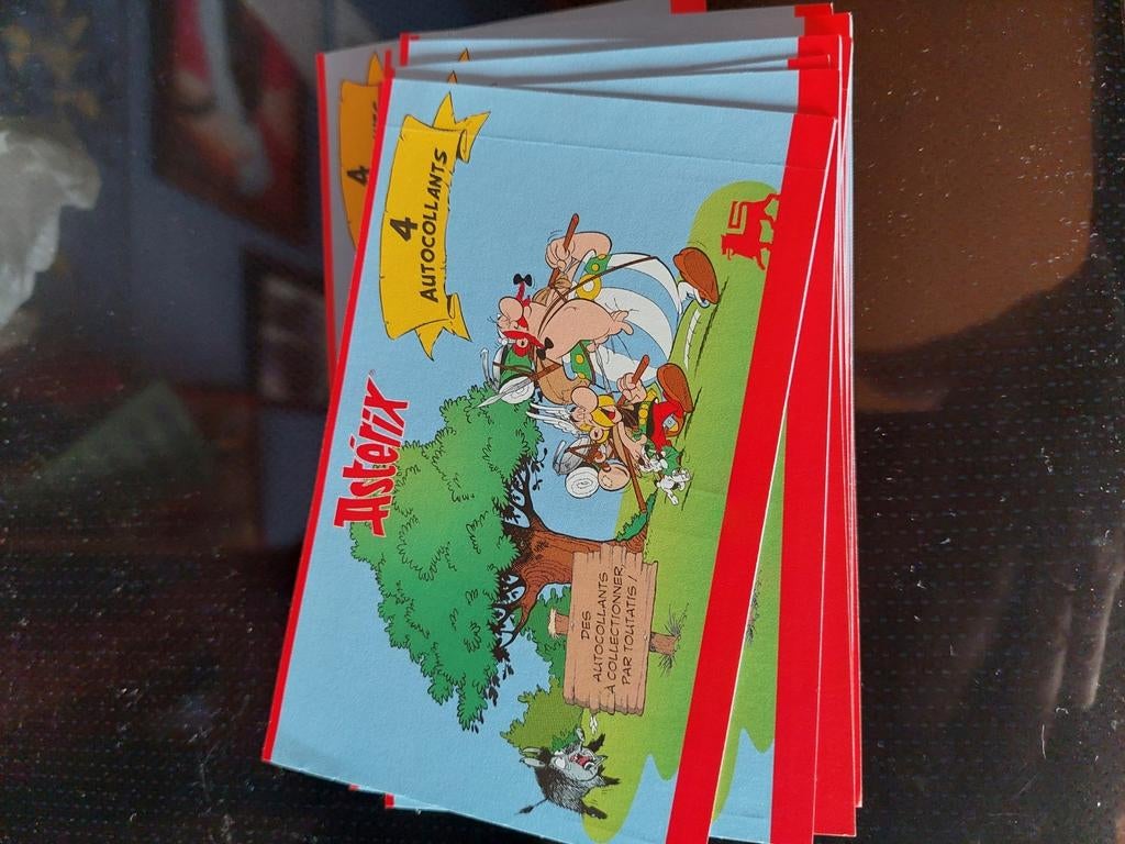 35 pochettes Asterix Delhaize  ajouter 3e frais de port, Collections, Envoi