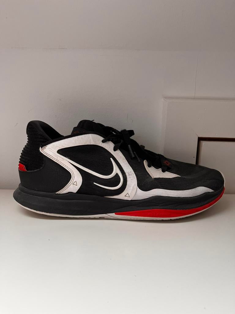 Nike basketschoen kyrie erving, Ophalen of Verzenden, Zo goed als nieuw