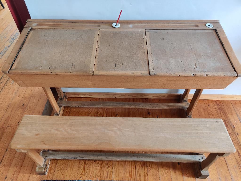 Bureau d'école ancien avec 2 encriers en porcelaine, Enlèvement