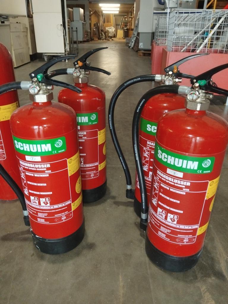 Schuim Brandblussers en slanghaspel, Huis en Inrichting, Brandblussers en Brandkasten, Ophalen, Zo goed als nieuw, Brandblusser