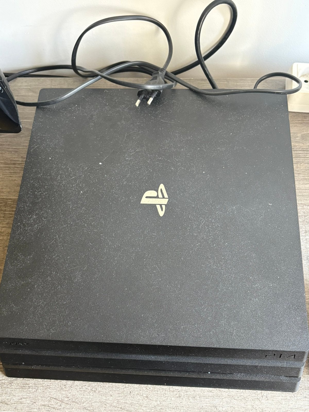 PlayStation 4 Pro 1TB – Zo goed als nieuw + Controller, Games en Spelcomputers, Spelcomputers | Sony PlayStation 4, Zo goed als nieuw