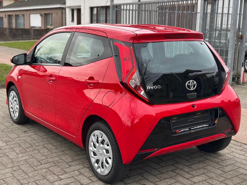 Toyota Aygo 1.0i VVT-i - Camera - Airco - Apple Car Play, Autos, Toyota, Rouge, Achat, Entreprise, 5 places