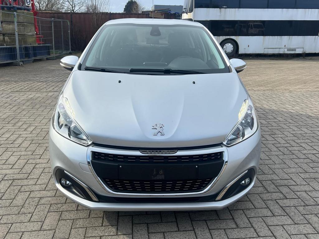 PEUGEOT 208, Auto's, Automaat, Stof, Euro 6, 1199 cc