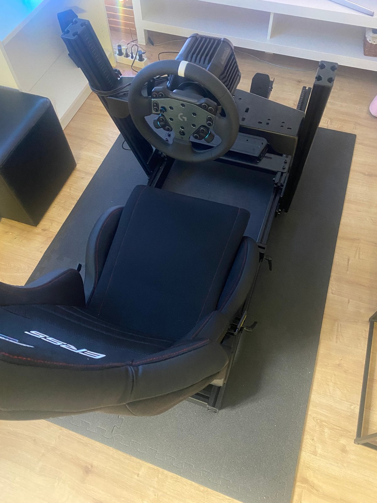 Logitech RS50 + pedals + Next Level GT Elite rig, Enlèvement, Comme neuf