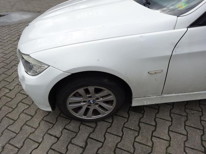 Aile avant gauche d'un BMW 3-Serie (300), Autos : Pièces & Accessoires, Carrosserie & Tôlerie, BMW, Utilisé, 3 mois de garantie
