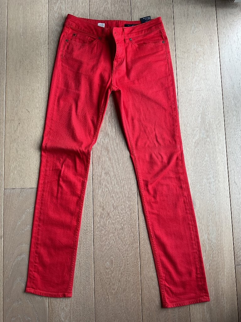 Jeans broek rood Tommy hilfiger maat 27/32, Tommy hilfiger, Ophalen of Verzenden, Zo goed als nieuw, Overige kleuren