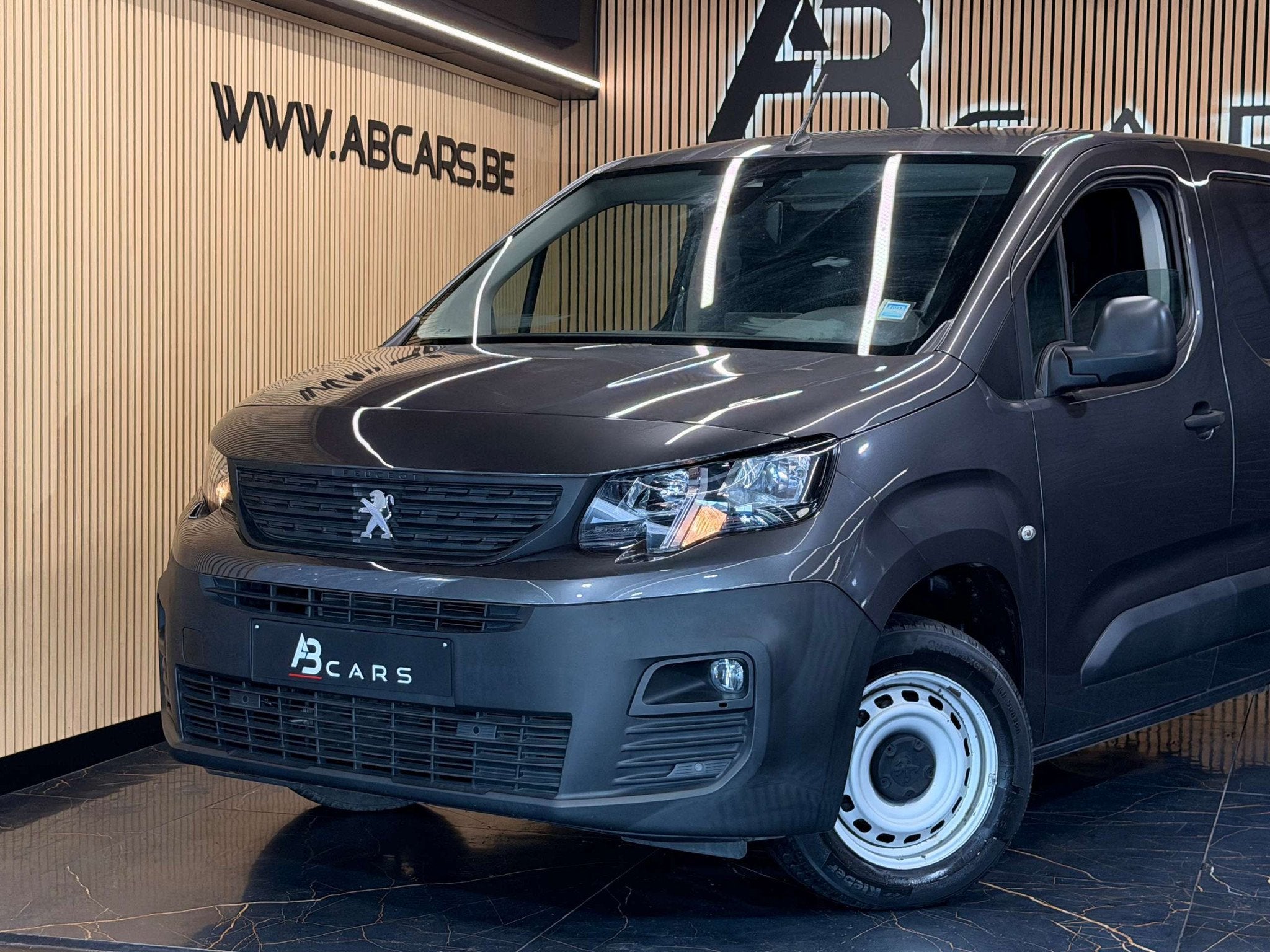 Peugeot Partner 1.2i * GARANTIE 12 MOIS * 3 PLACES * 1ER PRO, 121 g/km, Argent ou Gris, Achat, Euro 6