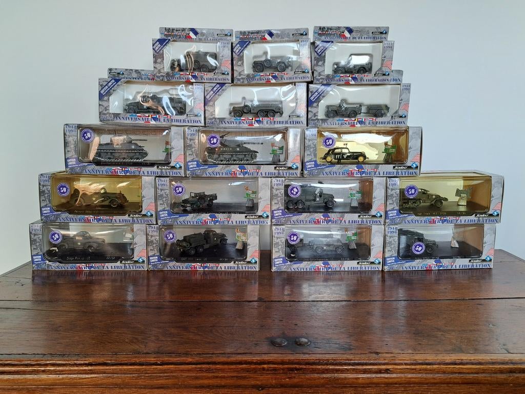 Solido militaire serie 50-jarig jubileum lot 17 dozen, Ophalen of Verzenden