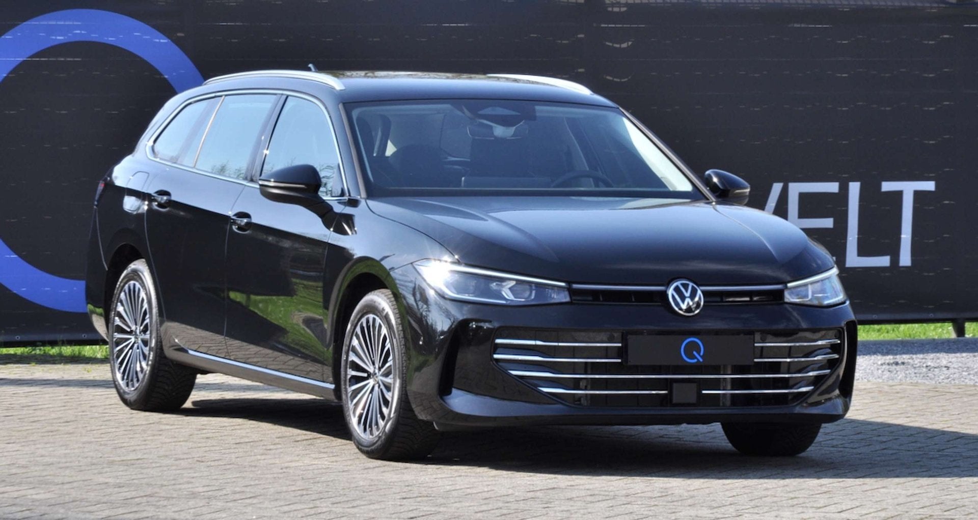 Volkswagen Passat Variant ELEGANCE MASSAGE BIG SCREEN CARPLA, Achat, Entreprise, Noir, Automatique