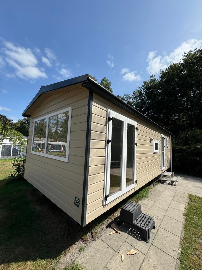 Luxe nieuwe chalet op bos-camping in NL