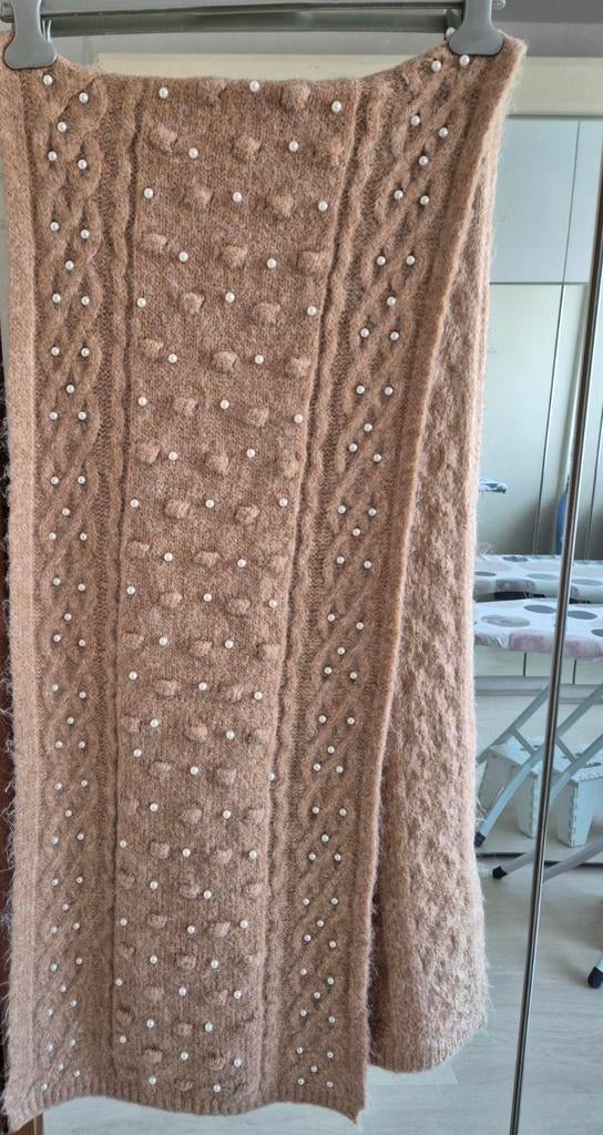 écharpe neuve beige étole châle + perle blanche 200 x 38 cm, Vêtements | Femmes, Bonnets, Écharpes & Gants, Enlèvement ou Envoi