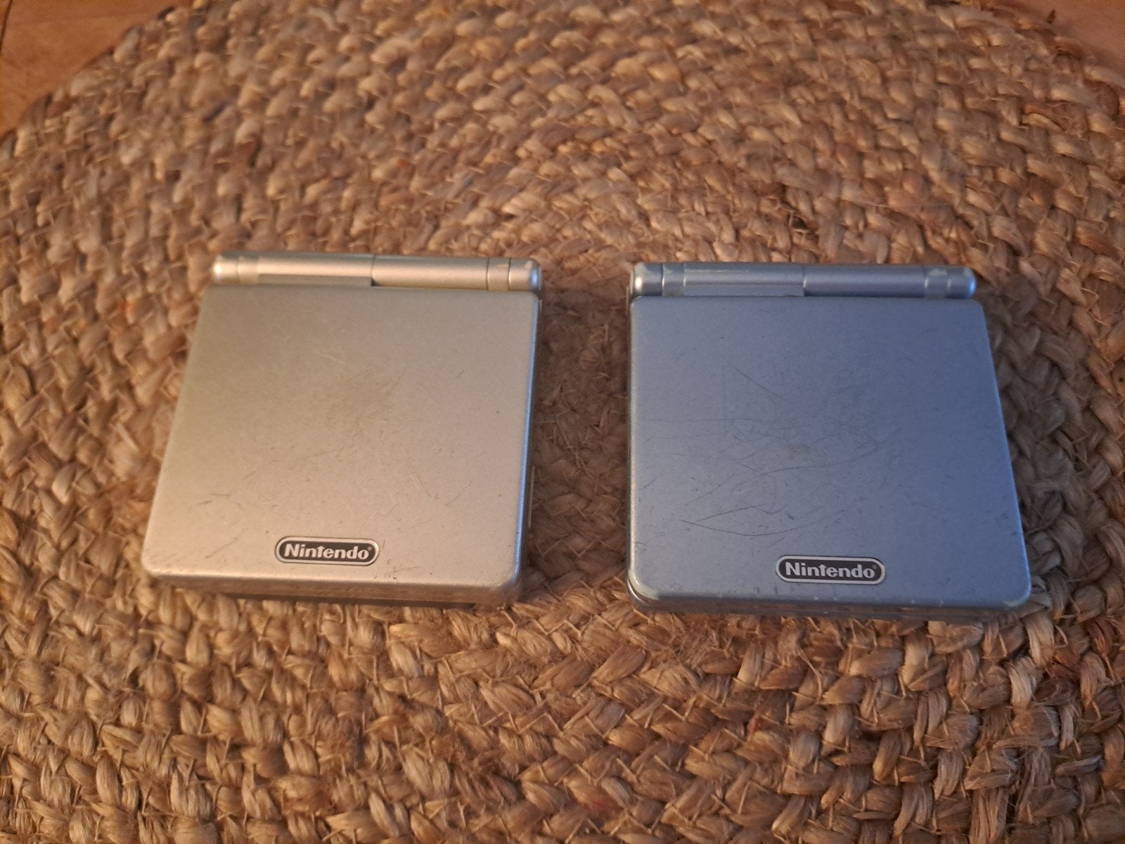 nintendo gameboy advanced sp x2, Consoles de jeu & Jeux vidéo, Consoles de jeu | Nintendo Game Boy, Enlèvement ou Envoi