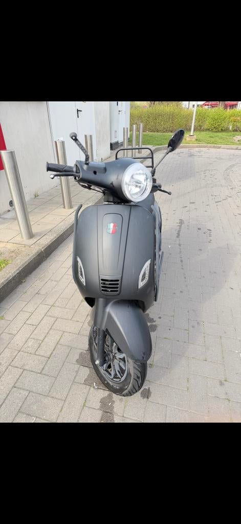 GTS Toscana Dynamic 50cc - 2022 - 6742 km - Klasse A, Fietsen en Brommers, Ophalen of Verzenden, Zo goed als nieuw, Benzine