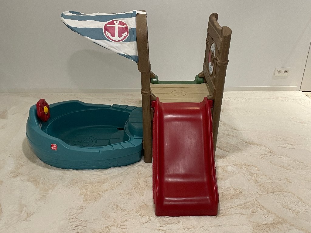 Step2 speeltoestel met glijbaan & speelboot, Ophalen, Gebruikt, Kunststof