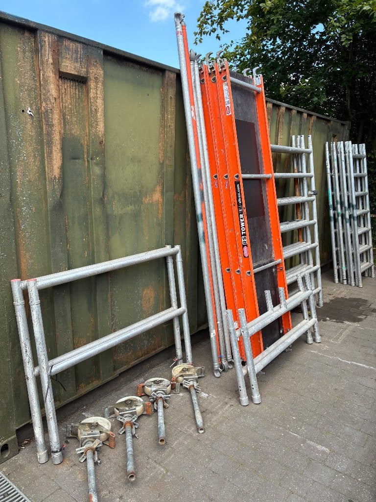 Altrex stelling 1.35m en 0.75m breed!!, Doe-het-zelf en Bouw, Ophalen, Zo goed als nieuw, Rolsteiger of Kamersteiger, 5 meter of hoger