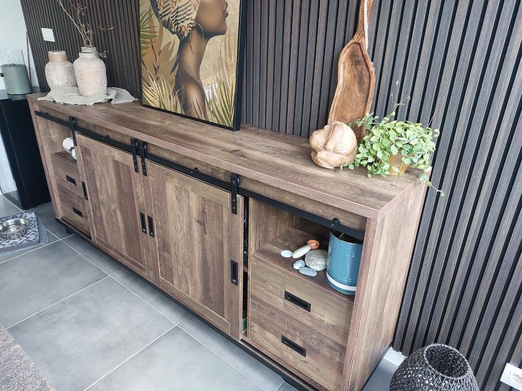 Dressoir nieuwstaat., Ophalen