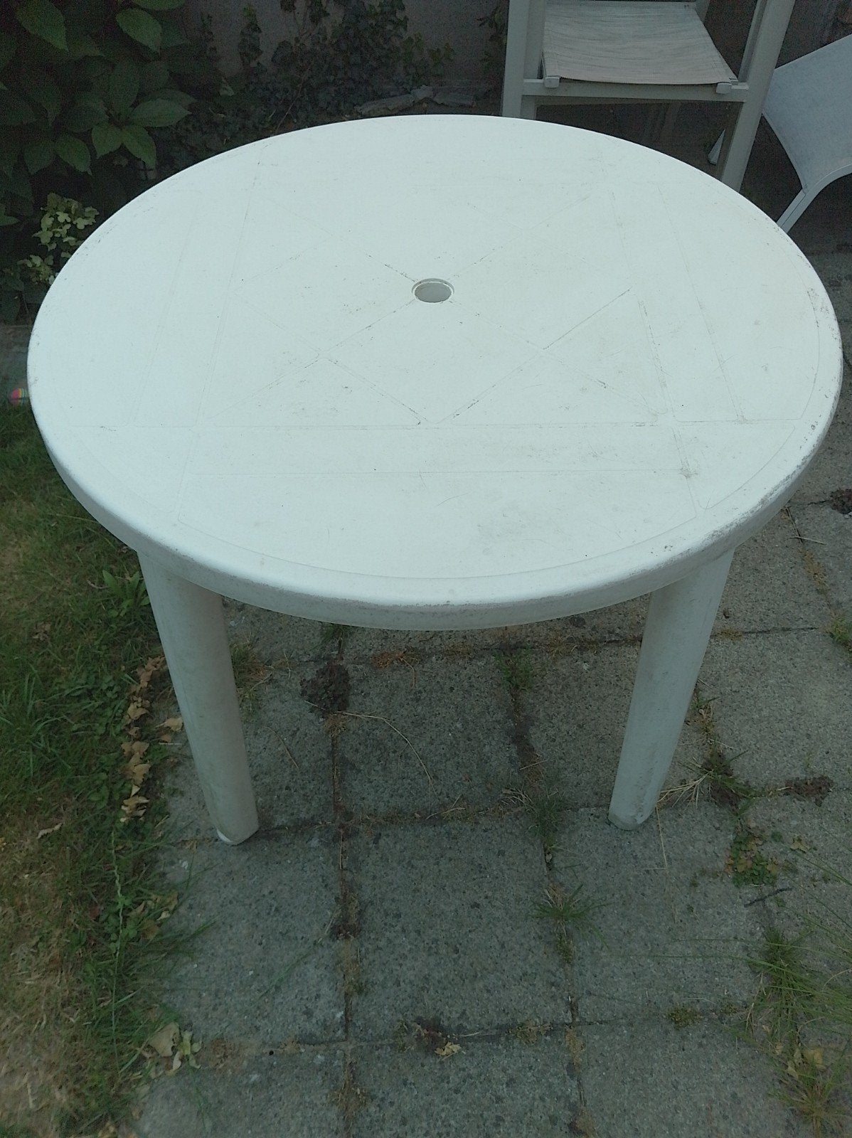 Plastic witte ronde tuintafel, Tuin en Terras, Tuintafels, Ophalen, Gebruikt, Rond, Plastic