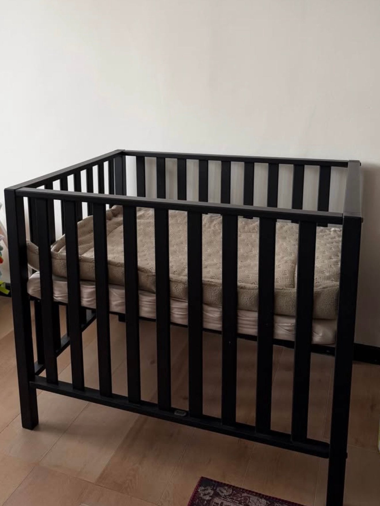 TWF baby park zwart + box matras, Kinderen en Baby's, Babyparken, Ophalen of Verzenden, Zo goed als nieuw