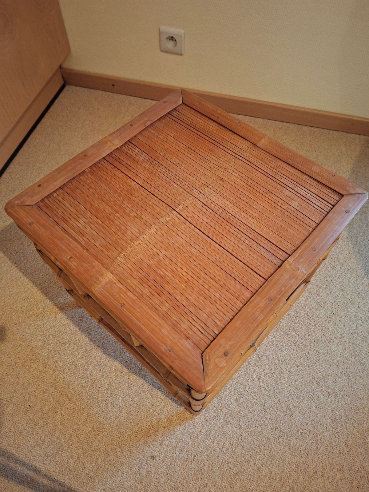 Rotan bijzettafel 40x40x40 cm, Ophalen