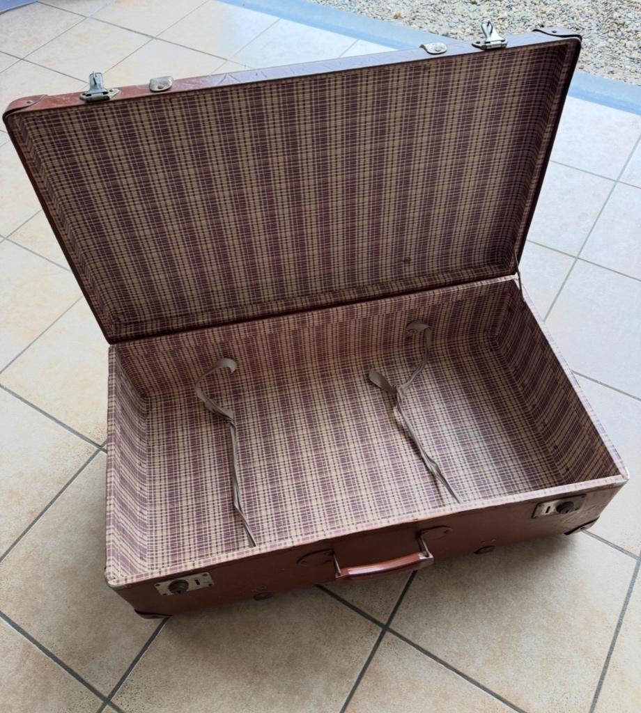 Retro reiskoffer, Ophalen