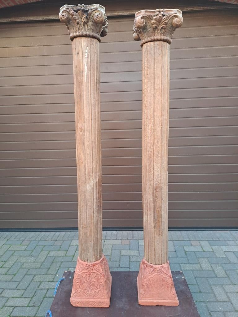 Paire de belles colonnes indiennes, Enlèvement