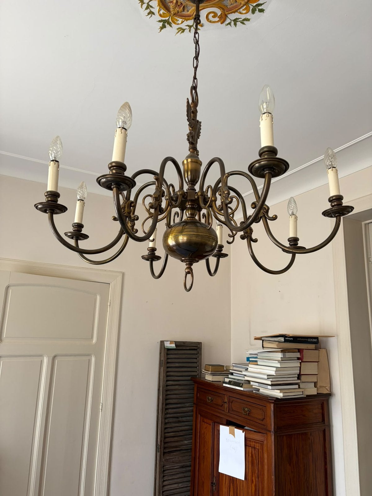 Grand lustre classique à 8 points lumineux — laiton/bronze, Enlèvement, Comme neuf, Métal