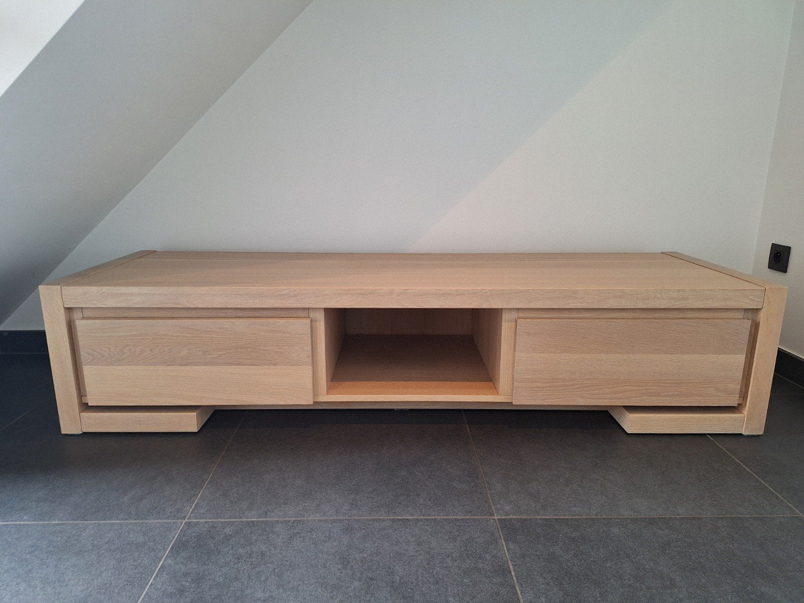 Tv meubel (Vol hout), Ophalen