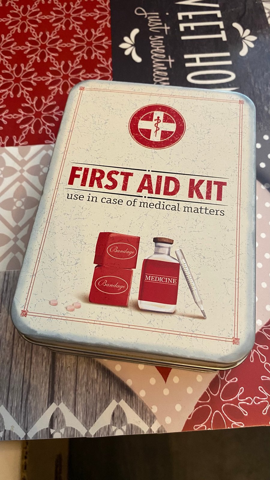 Boîte kit de premier secours en metal, Collections, Enlèvement, Neuf