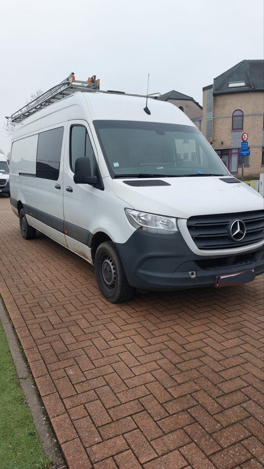 mercedes sprinter 3000 cc automatique 5 places, Autos, Achat, Attache-remorque, Diesel, Automatique
