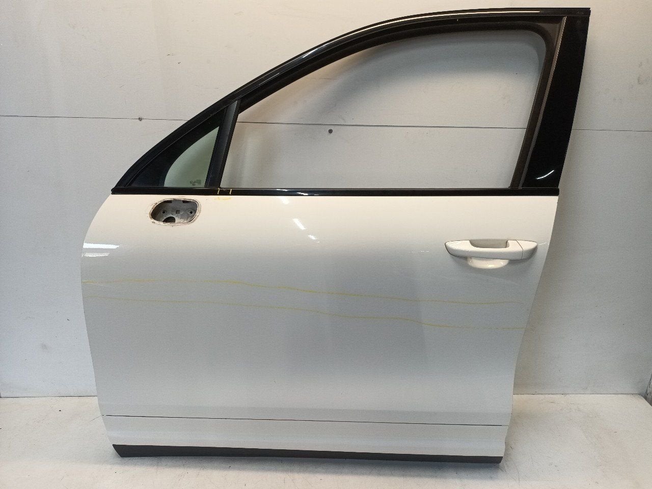 Portier links voor Porsche Cayenne, Onderdelen@venauto.nl, Van der Ven Autorecycling B.V., Gebruikt, Ettenseweg 76, 4706 PB Roosendaal, The Netherlands