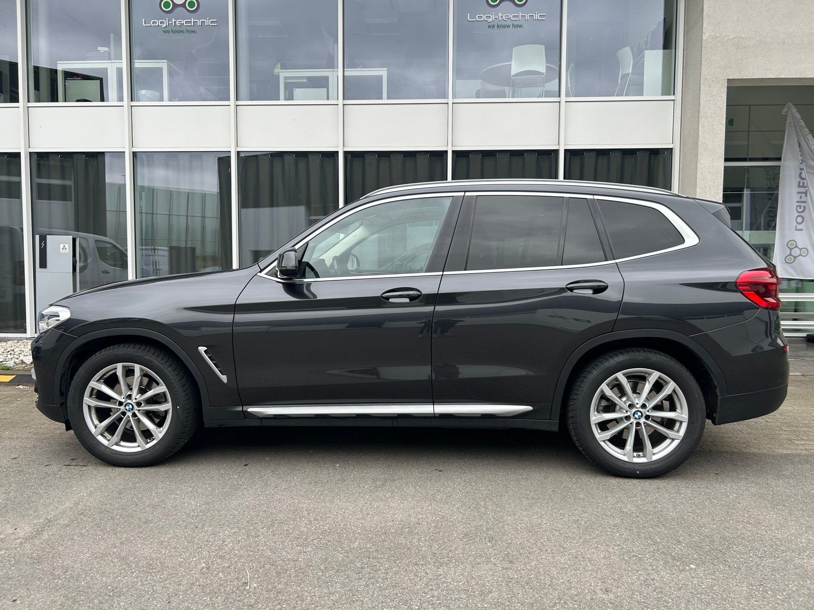 BMW X3 sDrive18d Automaat / X-Line / Pano / 1ste eigenaar, Auto's, BMW, Automaat, Dealer onderhouden, Lichtsensor, Leder