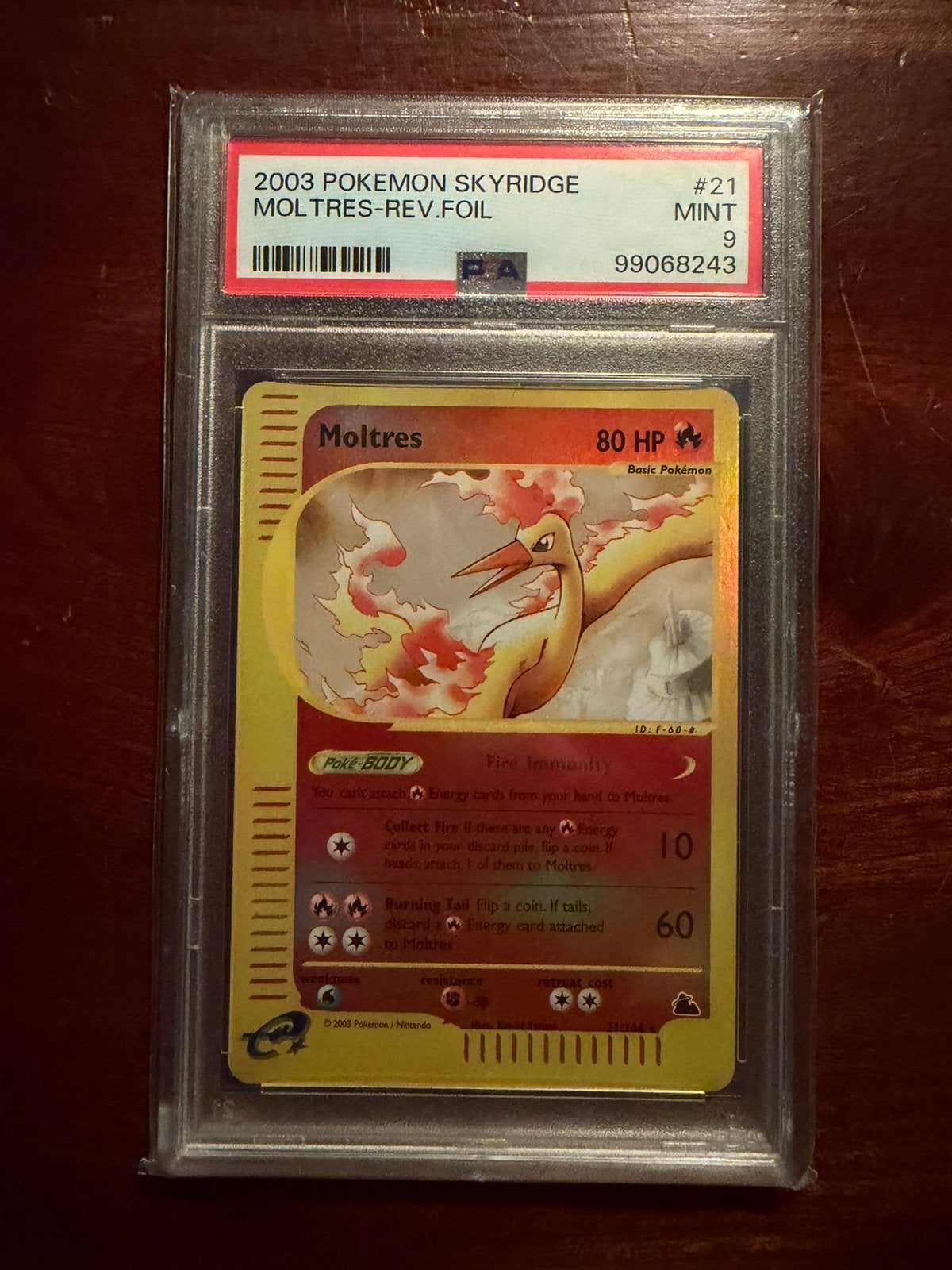 Pokemon Moltres 21/144 Reverse Foil Skyridge 2003 PSA 9, Ophalen of Verzenden, Nieuw, Losse kaart, Foil