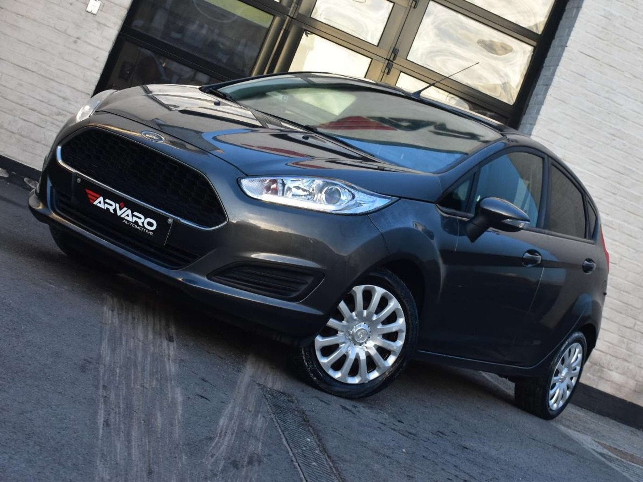 Ford Fiesta 1.0 EcoBoost Sync Edition / Xenon / Trekhaak / P, Auto's, Voorwielaandrijving, Stof, Gebruikt, https://public.car-pass.be/vhr/d209be65-1e51-4396-8588-c7d547f5d68d